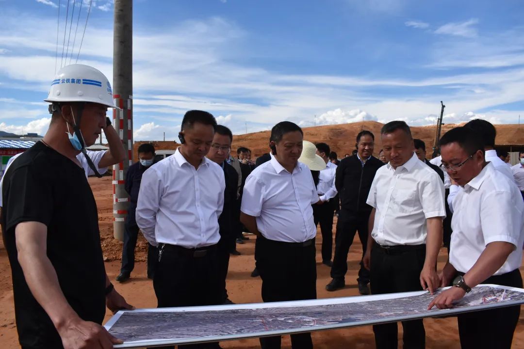 2022-05-11-楊國宗到祥云財富鐵路專用線項目調(diào)研.jpg