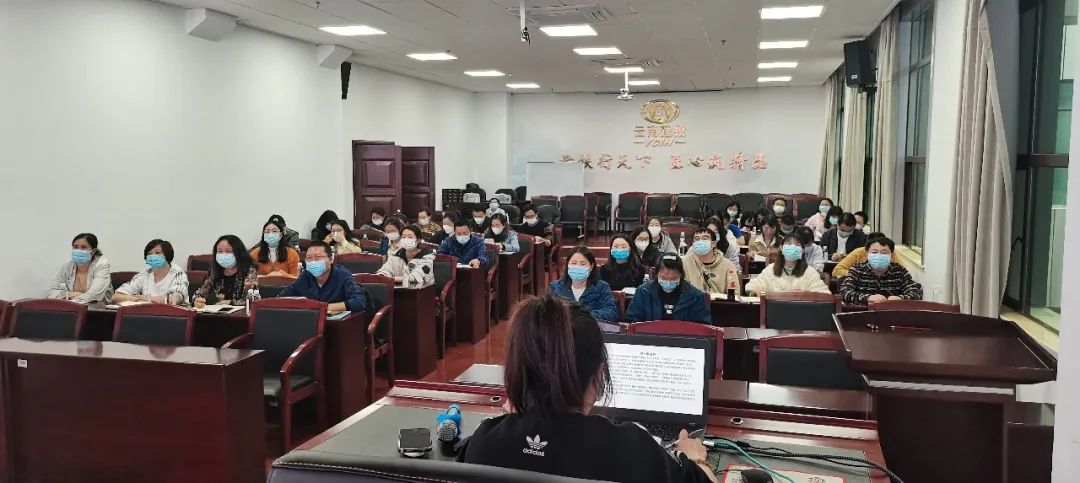 1653526885310090.jpg 2022-05-25-公司財務(wù)部開展財務(wù)內(nèi)部培訓.jpg