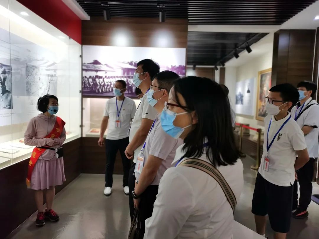 六直管開(kāi)展“循偉人足跡  汲取精神力量”主題黨日活動(dòng)1.jpg