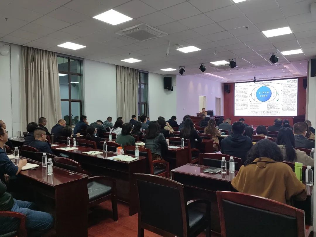 1667350906223296.jpg 2022-11-2-公司開展政府投資項目投融資相關(guān)政策解析與投融資模式的運用專題培訓(xùn).jpg